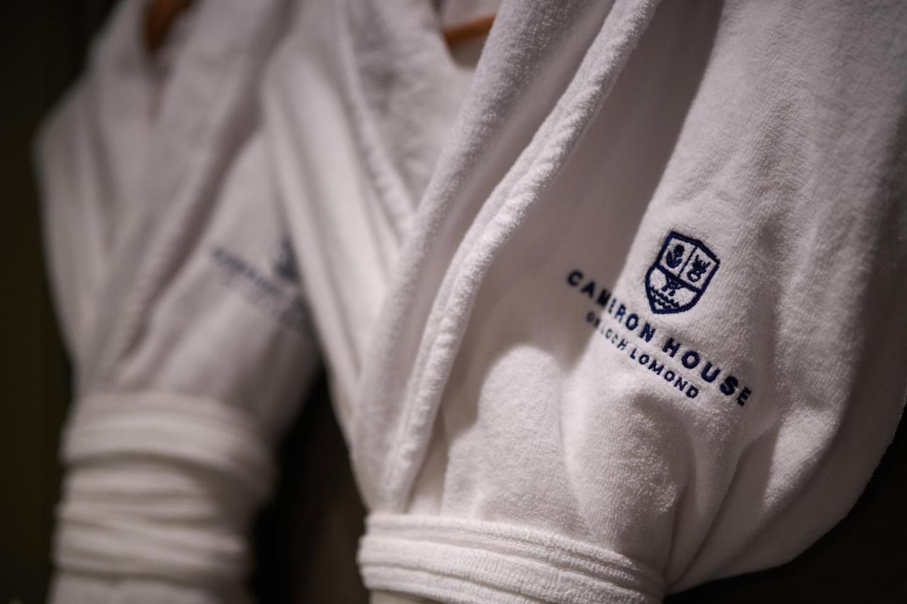 Cameron House on Loch Lomond Alexandria Exteriör bild A bathrobe