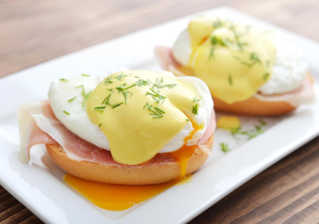 Cameron House on Loch Lomond Alexandria Exteriör bild Eggs Benedict