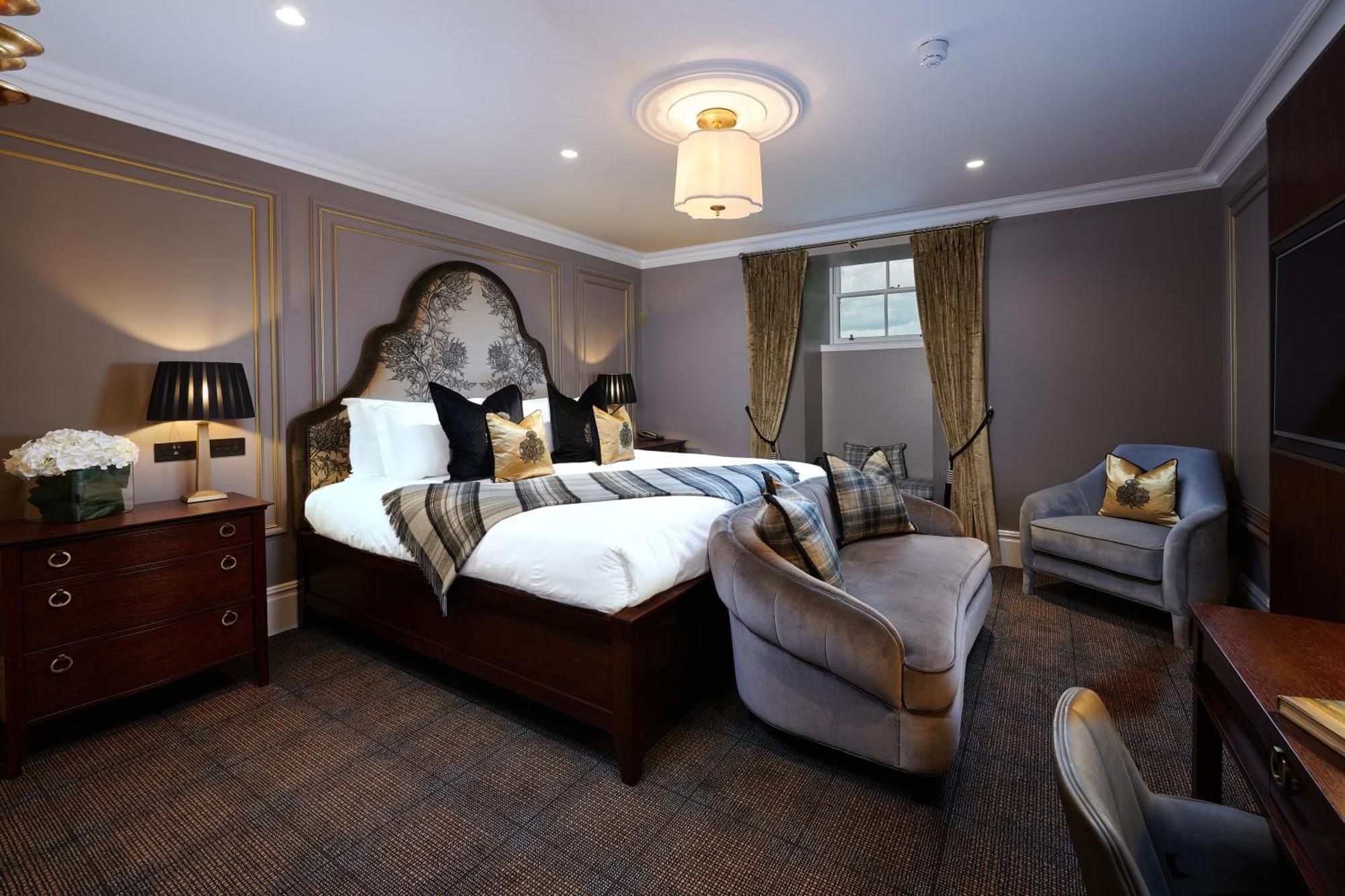 Cameron House on Loch Lomond Alexandria Exteriör bild A bedroom at the hotel