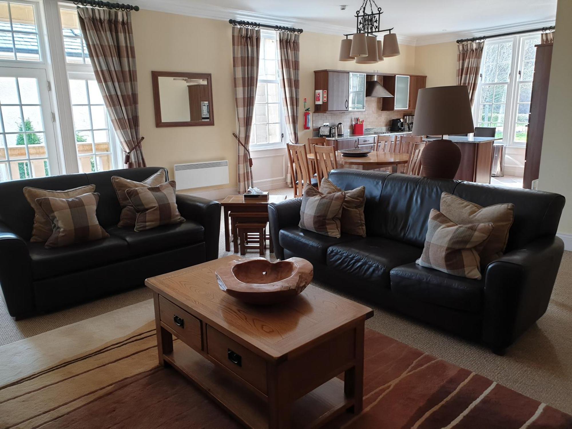 Cameron House on Loch Lomond Alexandria Exteriör bild The interior of a typical apartment at the hotel