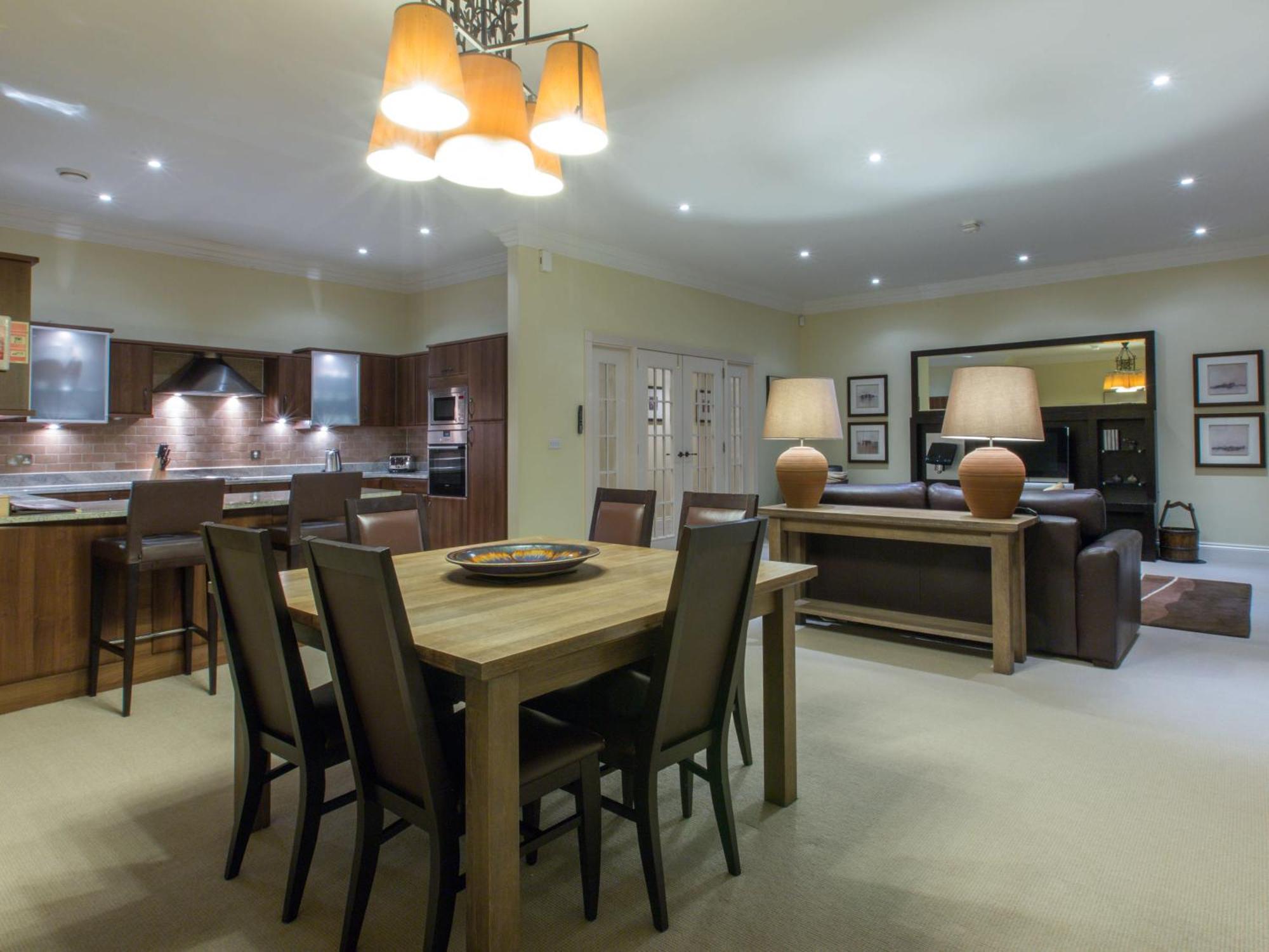 Cameron House on Loch Lomond Alexandria Exteriör bild A typical apartment interior
